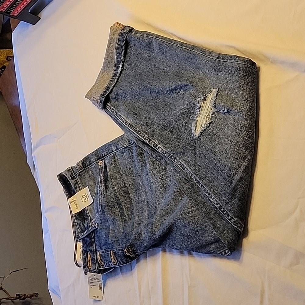 Maurices crop denim distressed knees 32